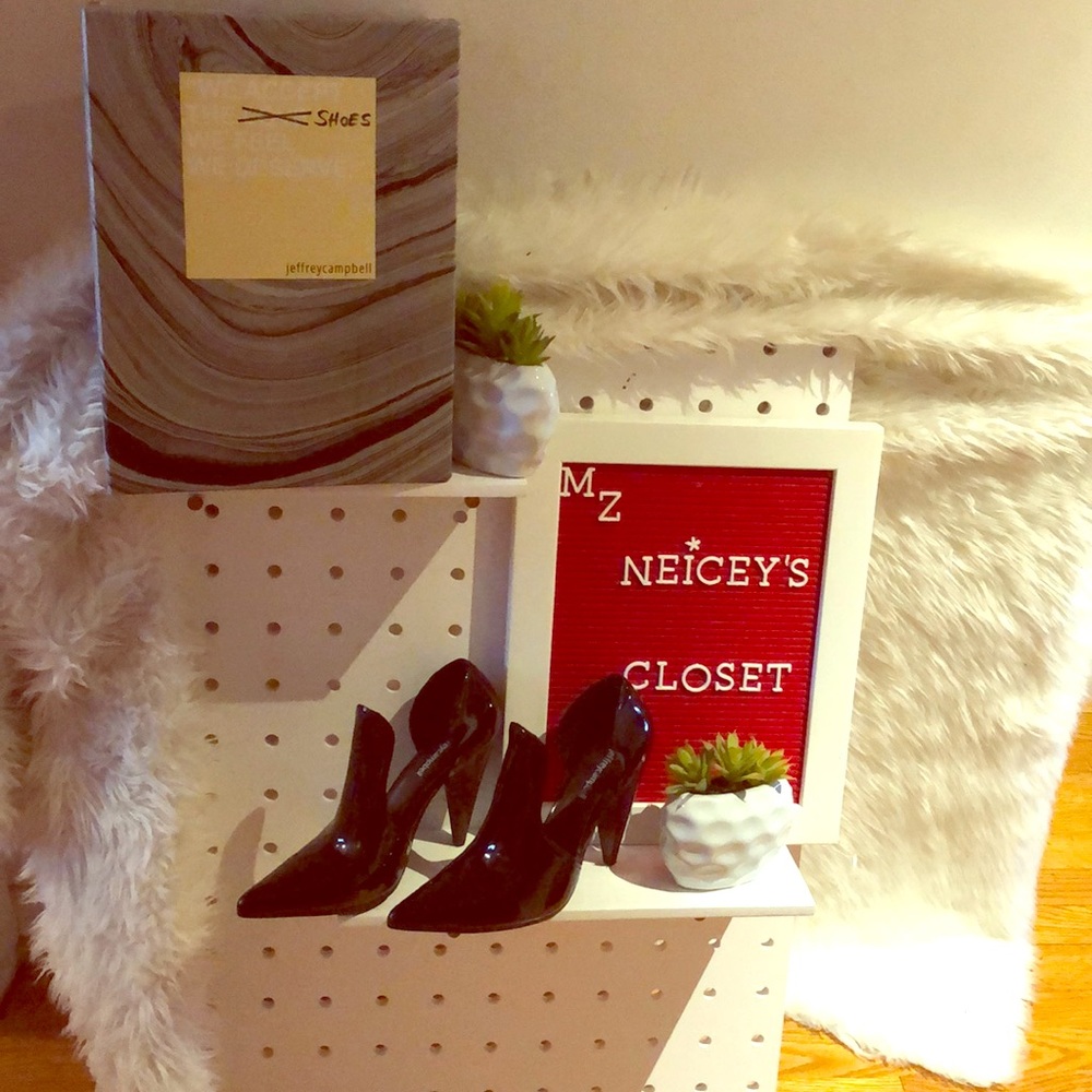 Jeffrey Campbell black patent pump (Carnage)